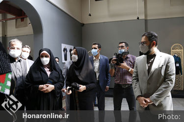 بازدید معاون امور هنری وزارت فرهنگ و ارشاد اسلامی از نمایشگاه لباس عاشورایی