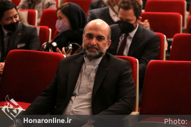 بزرگداشت حکیم نظامی برنامه ویژه آیین بزرگداشت حکیم نظامی با حضور شخصیتهای ملی و بین المللی و اهالی فرهنگ و هنر