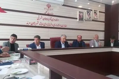 همایش ۱۰۰ سالگی تئاتر مرند / امسال مردم ۱۰ میلیارد تومان برای تماشای تئاتر پرداخت کرده‌اند