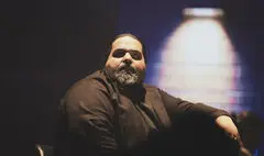 تکلیف من با وطنم روشن است؛ هر قطره خون عهدی تازه با ایران