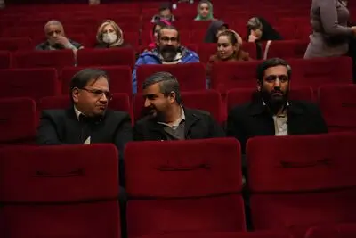 رئیس سازمان فرهنگی هنری شهرداری تهران به تماشای «کمدی الهی» تونس نشست
