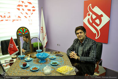 مهدی امینی‌خواه: مد و لباس ایرانی ‌توریست‌ها را از مدرن بودن کشورمان آگاه می‌کند / تهیه‌کنندگان به سراغ آرشیو لباس بازیگران نروند