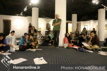 نخستین هفته طراحى کیش با حضور سه نسل از هنرمندان طراح در میکا گالری