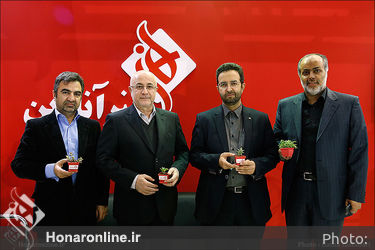 حضور معاون هنری وزیر فرهنگ و ارشاد اسلامی در غرفه هنرآنلاین