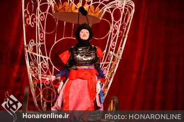 نمایش «خانم خزوک» در بیست و هفتمین جشنواره تئاتر کودک و نوجوان همدان