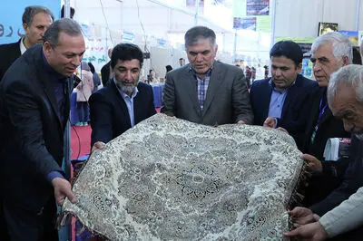 رونمایی از ۵ عنوان کتاب تالیفی به زبان انگلیسی در شیراز