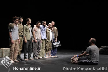 اجرای نمایش "پچ پچه های پشت خط نبرد" در پردیس تئاتر شهرزاد
