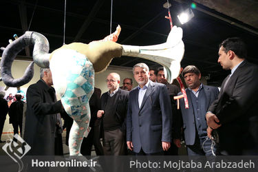 بازدید وزیر ارشاد ، وزیر راه و معاونت هنری از نمایشگاه آثار جشنواره هنرهای تجسمی فجر