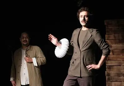 تراژدی در کمدی / نگاهی به نمایش "کابوس شب نیمه‌ تابستان" نوشته مهدی اسدزاده و کار شکوفه طاهری