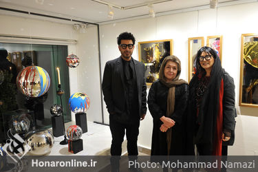 نمایشگاه عکس و چیدمان روی آیینه "مهدی منصوری" در گالری گلستان