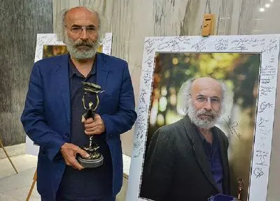 من و نسل من شاگردان شما هستیم 