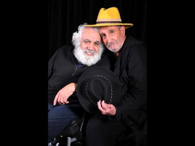 رونمایی از لوگوموشن و تصویری از فرهاد آییش در نمایش «ونگوگ» 