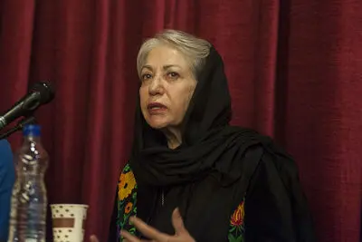 رخشان بنی اعتماد از "قصه‌ها" گفت