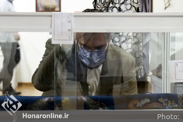 بازدید دکترسید مجتبی حسینی از نمایشگاه آثار سوزن‌دوزی معاصر ایران