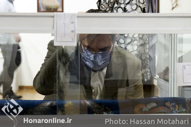 بازدید دکترسید مجتبی حسینی از نمایشگاه آثار سوزن‌دوزی معاصر ایران