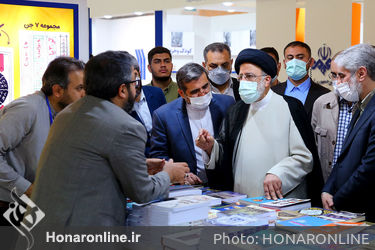 بازدید رئیس جمهور از سی و سومین نمایشگاه بین المللی کتاب تهران