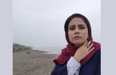 رئالیسم جادویی در فضایی مینیمال / روایت سعیده آجربندیان از نمایش "ناگهان همه بر می‌خیزند... به آوازی دیگر"