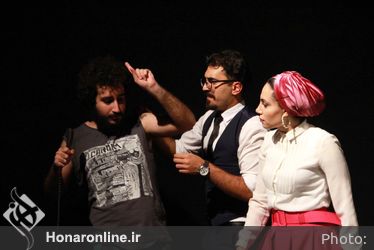 نمایش "دوستان" در تماشاخانه اهورا