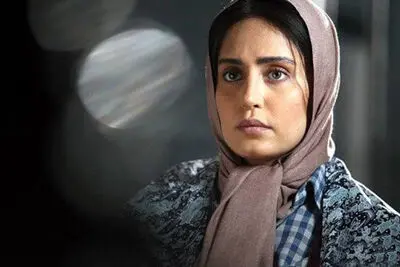 "شبی که ماه کامل شد" همچنان پیشتاز است / "سرخ‌پوست" هشت میلیاردی شد