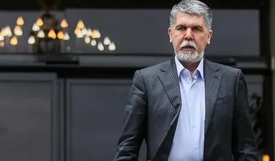 نقش دستگاه‌های فرهنگی موازی داخل و خارج دولت در کاهش اقتدار و اقدام وزارت ارشاد به روایت صالحی