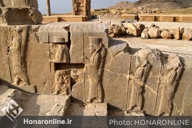 حجاری و نقش برجسته های تخت جمشید- هنر در چهارراه تاریخ و اسطوره