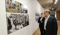 بازدید محمدمهدی احمدی از نمایشگاه‌های تجسمی فرهنگ سرای نیاوران 