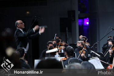کنسرت ارکستر سمفونیک تهران به رهبری نصیر حیدریان در تالار وحدت