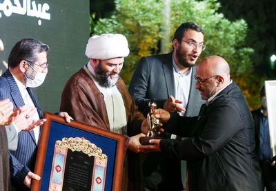Painter Abdolhamid Qadirian named Islamic Revolution Artist of the Year