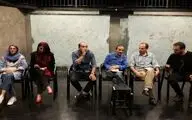 برد با فرم نوین و باخت از محتوای سیاسی / نقد و بررسی نمایش 