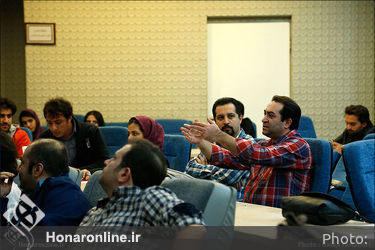 نمایشنامه خوانی نمایش "خواب های رنگی ببینید آقا"