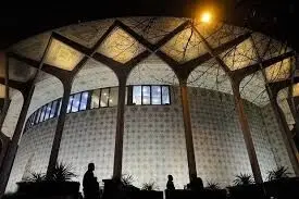 "سگدو" و "پارتی" در سایه، "برگشتن" در چهارسو و "هیچکس را محکم بغل نکن" در کارگاه نمایش / برنامه دومین‌ماه پاییز در تالارهای نمایشی مجموعه تئاتر شهر