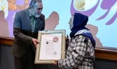 نشان درجه یک هنری برای مینو غزنوی؛ تجلیل از صدایی که مثل حریر شفاف است