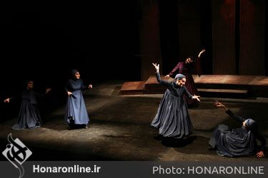 نمايش "پنهان خانه پنج در" در تالار مولوی