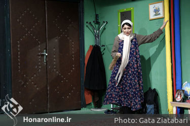 نمایش "عقل صورتی یا مدادی که فقط مشق نمی‌نوشت"