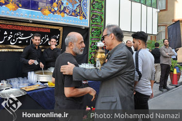 مراسم گرامى‌داشت هفتمین شب شهادت امام حسین (ع) در موسسه توسعه هنرهای معاصر (2)