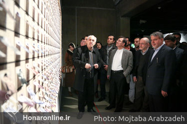 بازدید وزیر ارشاد ، وزیر راه و معاونت هنری از نمایشگاه آثار جشنواره هنرهای تجسمی فجر