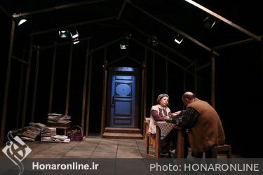 نمایش "خرده نان" در سالن سایه تئاتر شهر