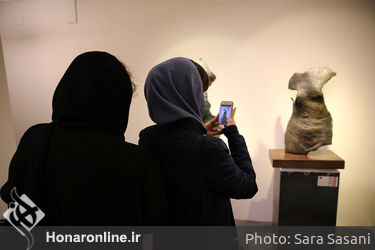 نمایشگاه مجسمه‌های سیمین اکرامی در گالری دیلمان