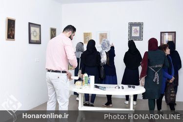 نمایشگاه زهرا شاپوری نژاد با عنوان "نجوای هما" 