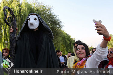 شادپیمایی عروسک‌ها در بوستان آب و آتش‎