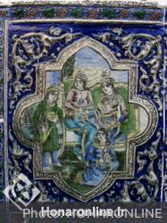 نمونه ای از کاشی های موزه مقدم