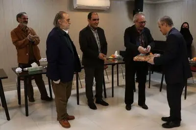تأکید بر ارتقای ساختاری موسسه هنرمندان پیشکسوت / سید عباس عظیمی تقدیر شد