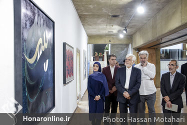 بازدید محمدرضا عارف و سیده فاطمه ذوالقدر از نمایشگاه بهمن پناهی