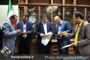 دیدار جمعی از هنرمندان با رضا رحمانی  وزیر صنعت، معدن و تجارت 