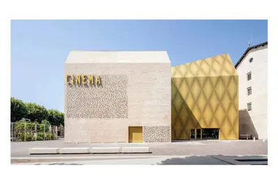 کاربرد معماری اسلامی در طراحی یک سینمای مدرن در فرانسه