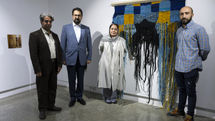 دیدار محمد مجتبی حسینی از نمایشگاه فریبا بروفر