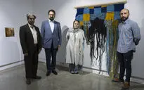دیدار محمد مجتبی حسینی از نمایشگاه فریبا بروفر