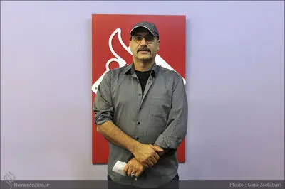 مهرداد خوشبخت: فیلم‌هایی از جنس "آبادان یازده 60" به همت خود آدم‌ها ساخته می‌شوند / ما فیلمسازها تنبل شده‌ایم و به سراغ کارهای سخت نمی‌رویم / ای‌کاش مسئولین، رادیو آبادان را موزه می‌کردند