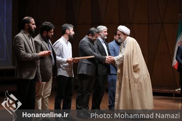 آیین اهدای جوایز پدیدآورندگان آثار شایسته تقدیر سی و نهمین جایزه کتاب سال 