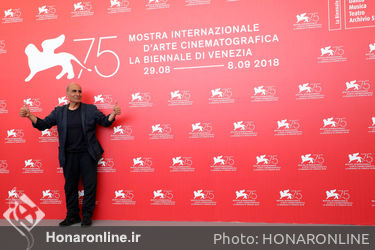 093 Director Amir Naderi attends Magic Lantern photocall during the 75th Venice Film Festival